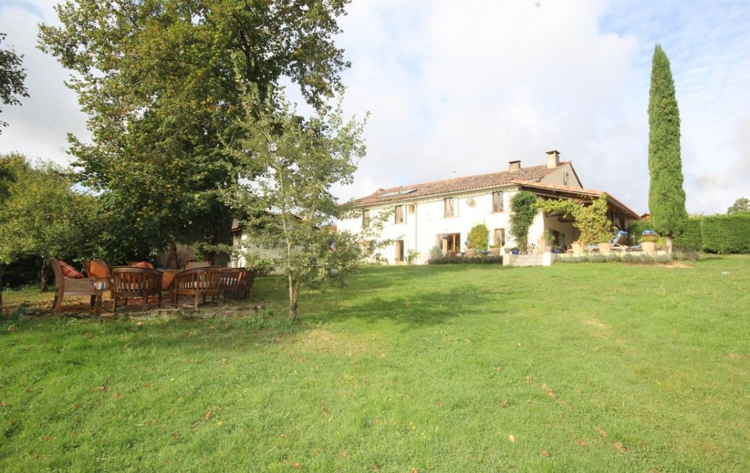 Annonces FOIX : Domaines / Propriétés | FOIX (09000) | 300 m2 | 550 000 € 